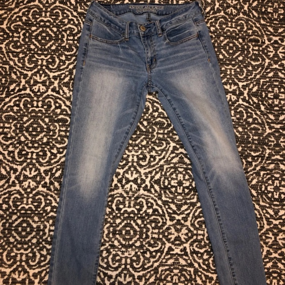 American Eagle women’s Jeans